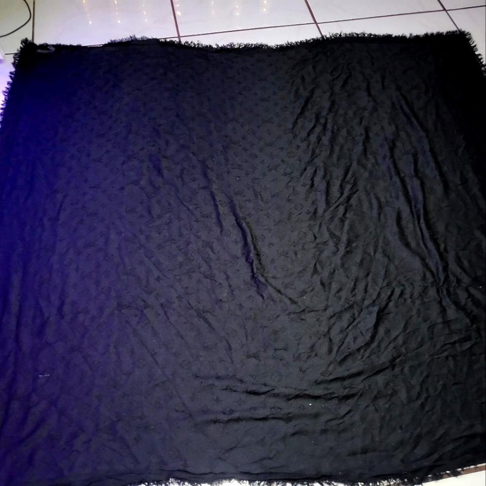 Louis vuitton scarf shawl neck wrap